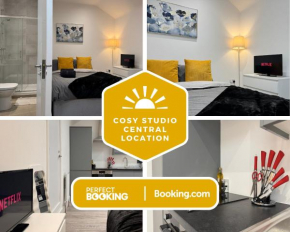 New! Bright, Cosy & Central With Skylight & Smart TV